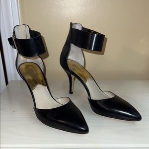 Black leather heels Michael Kors size 8.5